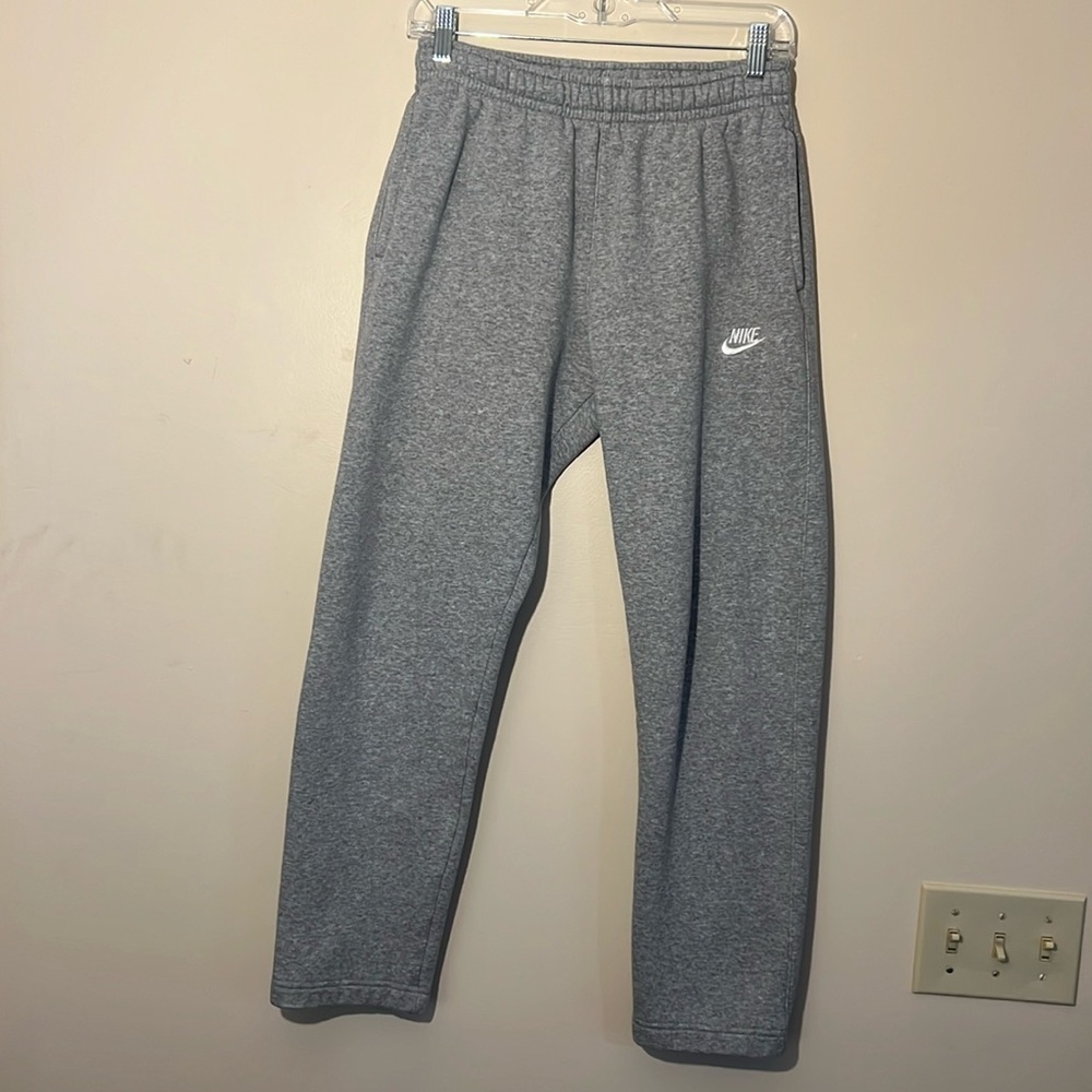 Mens Nike sweatpants/joggers - gray - minimal wear - straight leg